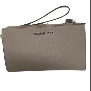 Michael Kors Jet Set Travel Wristlet